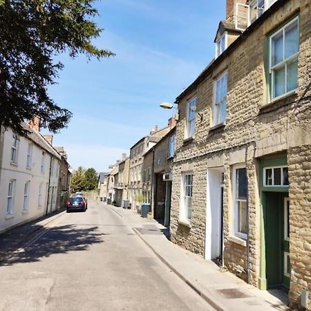 Spacious 1-Bed Apartment With Super King Or Twin In Central Charlbury, Cotswolds Экстерьер фото