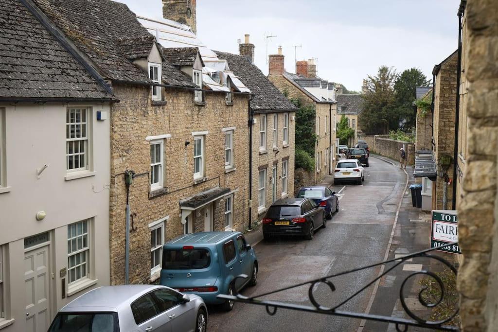 Spacious 1-Bed Apartment With Super King Or Twin In Central Charlbury, Cotswolds Экстерьер фото