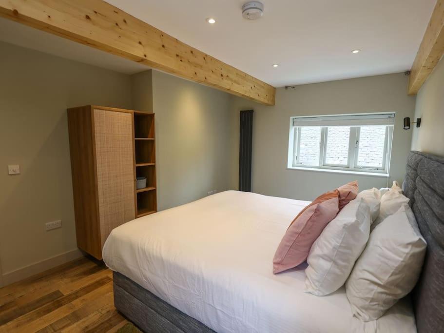 Spacious 1-Bed Apartment With Super King Or Twin In Central Charlbury, Cotswolds Экстерьер фото